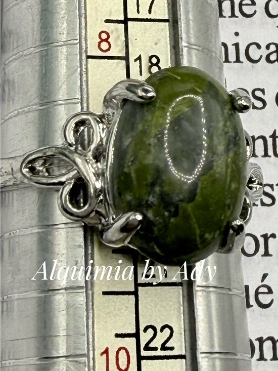 Alquimia Jewelry - Olive Green unakite Oval Stone Ring in Silver Vine Setting